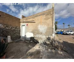 VENTA DE GRAN CASA EN ROQUETAS DE MAR.