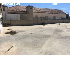 2 NAVES INDUSTRIALES / ALMACÉN 75 M2 / DEPÓSITO DE AGUA / PARCELA 2364 M2