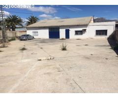 2 NAVES INDUSTRIALES / ALMACÉN 75 M2 / DEPÓSITO DE AGUA / PARCELA 2364 M2