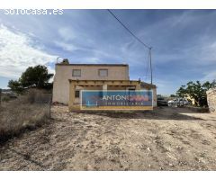 CASA DE CAMPO CON TERRENO EN YECLA (MURCIA)