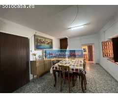 CASA DE CAMPO CON TERRENO EN YECLA (MURCIA)