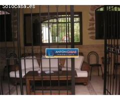CHALET PAREADO EN LOMA BADÁ