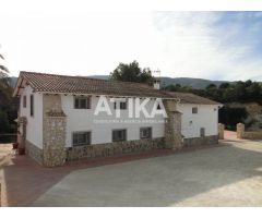 VILLA RESTAURADA EN UN ENTORNO PRIVILEGIADO, CON EXCELENTES VISTAS!