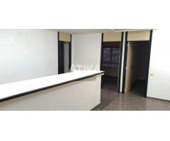 ENTRESUELO PARA OFICINAS ALQUILER UBICADO EN AMPLIA AVENIDA.