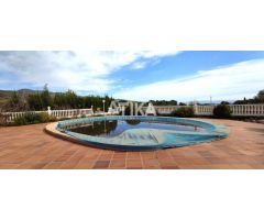 FANTÁSTICO CHALET A LA VENTA EN ONTINYENT
