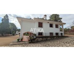 FANTÁSTICO CHALET A LA VENTA EN ONTINYENT