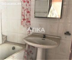 CASA EN ALQUILER CON POSIBILIDAD A SER DESTINADA PARA LOCAL COMERCIAL