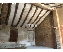 CASA EN ALQUILER CON POSIBILIDAD A SER DESTINADA PARA LOCAL COMERCIAL