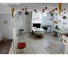 casa adosada en Venta en Almedinilla