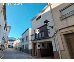 casa adosada en Venta en Valdepenas De Jaen