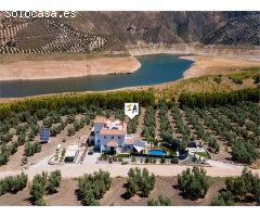 villa en Venta en Iznajar