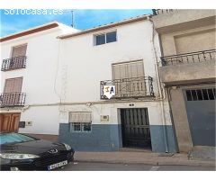 casa adosada en Venta en Valdepenas De Jaen