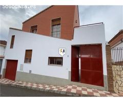 casa adosada en Venta en Illora