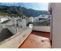 casa adosada en Venta en Zuheros