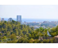 Parcela edificable en Calpe, con fantásticas vistas al mar, al Peñón de Ifach y al Monte Oltá, a sol