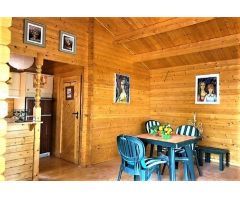 Parcela rústica en Benissa, con casita de madera de 1 dormitorio, a solo 4,5 km de la playa.
