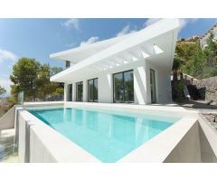Villa de lujo de 4 dormitorios en Altea, con piscina privada y vistas espectaculares al mar, a solo 