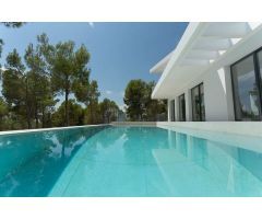 Villa de lujo de 4 dormitorios en Altea, con piscina privada y vistas espectaculares al mar, a solo 