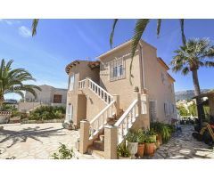 Fantástica villa en una de las mejores zonas de Calpe y con vistas al Peñon de Ifach