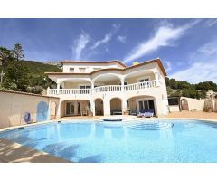 Maravillosa Villa en Oltamar con preciosas vistas al mar y al Peñon, con sol todo el día
