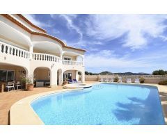Maravillosa Villa en Oltamar con preciosas vistas al mar y al Peñon, con sol todo el día