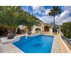 Encantadora villa con vistas al mar y montañas