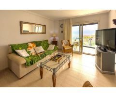 Apartamento de 3 dormitorios en Calpe, con piscina comunitaria y vistas al mar, a tan solo 700m del 