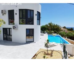 Villa de 5 dormitorios en Calpe, Costa Blanca, con piscina privada e inmejorables vistas al mar y la