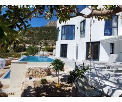Villa de 5 dormitorios en Calpe, Costa Blanca, con piscina privada e inmejorables vistas al mar y la