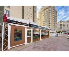 Local comercial en pleno funcionamiento en Calpe (Costa Blanca), en zona comercial y cerca de playa.