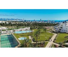 Dúplex con jardín privado y vistas al mar en Finestrat.