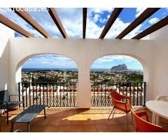 Maravilloso Bungalow de 2 Dormitorios con vistas panorámicas al mar y al Peñón de Ifach.