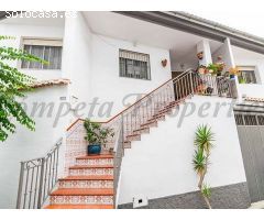 casa adosada en Venta en Cómpeta