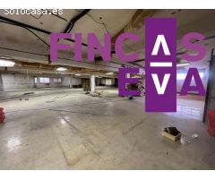 LOCAL COMERCIAL EN LES CORTS