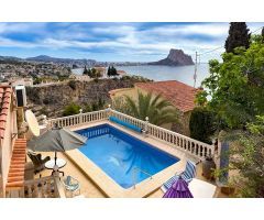 Villa de 3 dormitorios en Calpe con magnificas vistas al mar y Peñón de Ifach, a tan solo 1,2 km de 