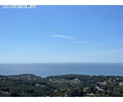 Villa moderna con vistas panorámicas al mar en Benissa.