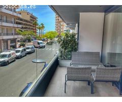 Apartamento a100m de la playa con piscina y vistas al mar