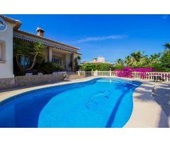 Villa de lujo con piscina privada en Calpe.