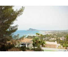 Parcela en Altea con vistas al mar.