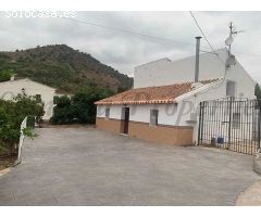casa adosada en Venta en La Zubia