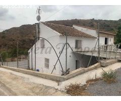 casa adosada en Venta en La Zubia