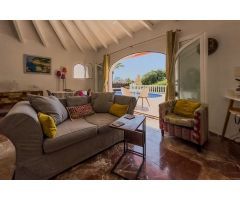 Encantadora villa en Calpe con piscina privada y vistas al mar.