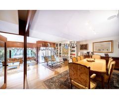 Chalet en venta con piscina privada en Nueva España, Madrid