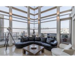 Dúplex en alquiler con terraza, plaza de parking y piscina comunitaria en Diagonal Mar, Barcelona