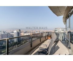 Dúplex en alquiler con terraza, plaza de parking y piscina comunitaria en Diagonal Mar, Barcelona