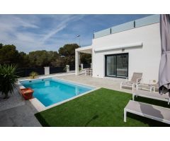 Chalet en Venta en El Pinar de Campoverde, Alicante