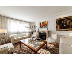 Piso en venta para reformar con garaje y trastero en Castellana, Madrid
