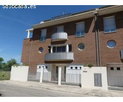 casa adosada en Venta en Huesca