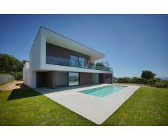 Chalet de lujo de obra nueva en Mas Nou, Platja d’Aro: diseño contemporáneo, vistas al mar y exclusi