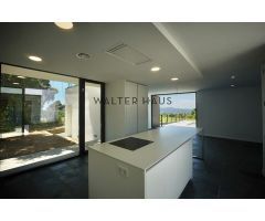Chalet de lujo de obra nueva en Mas Nou, Platja d’Aro: diseño contemporáneo, vistas al mar y exclusi